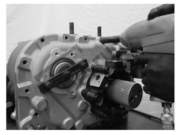 Eaton Fuller Transmission Auxiliary Countershaft Support Straps RR1002TR Alternative Tool used on Roadranger FR and RT Series Gen 7 and 9 - Image 6